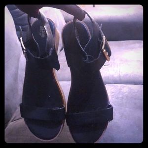 MOSSIMO BLACK LEATHER PLATFORM SANDALS🖤